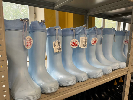  Ох, как много резиновых сапог для детей! 
