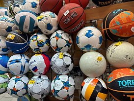﻿Мячи всегда есть в наличии в магазинах БАРС 