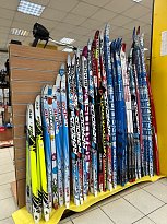 В магазинах "БАРС" у нас есть всё необходимое для взрослых и детей, чтобы вы могли насладиться лыжами и сноубордом на полную!