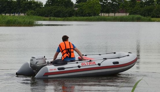 Лодка ALTAIR PRO-385 красно-серый